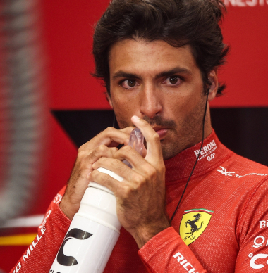 Ferrari struck by MAJOR issue at Dutch GP as Sainz setback emerges