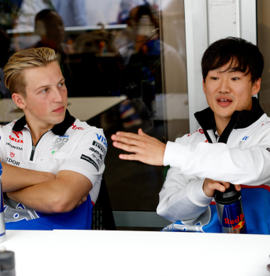 Lawson en Tsunoda uitgenodigd voor persconferentie na veelbesproken rijderswissel Japan