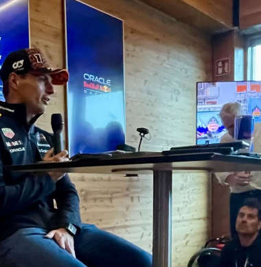 Mediadag Verstappen lijkt duidelijkheid te scheppen: "Hij wil niet weg bij Red Bull"
