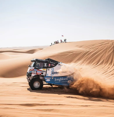 Dakar 2024: Loeb loopt in op Sainz in Etappe 9, Huzink winnaar met hybridetruck
