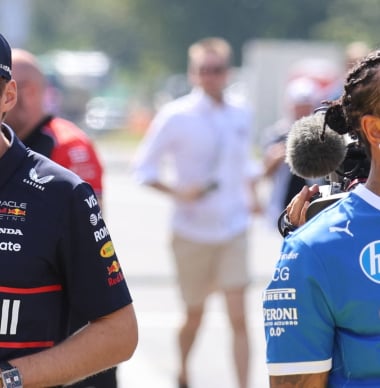 Button reageert op kritiek Elkann: "Misschien moet John het goede voorbeeld geven"