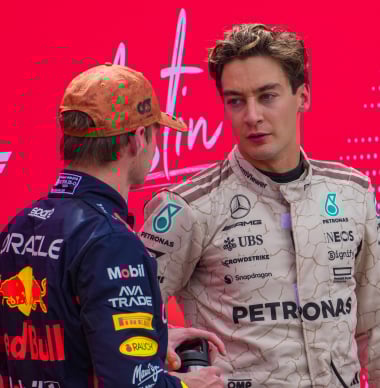 Russell over relatie met Verstappen: "We praten niet echt, maar we negeren elkaar ook niet"