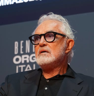 Briatore wijst naar doelwit Sainz: "Ongelooflijk dat hij nog beschikbaar is"