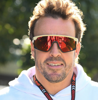 Aston Martin le da GRANDES noticias a Fernando Alonso para Las Vegas