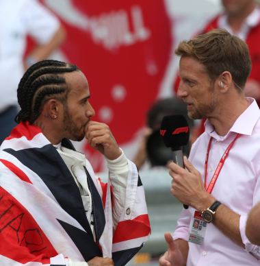 F1 champion offers HUGE backing for major driver signing