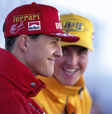Band van Schumacher's Ferrari uit 1996 waarmee Duitser in Monza won, omgezet in sieraad