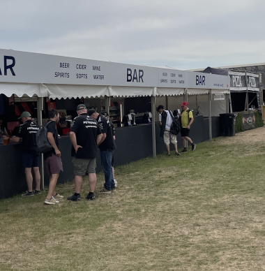 De horeca op Silverstone: wat betaal je voor een pintje in Engeland?