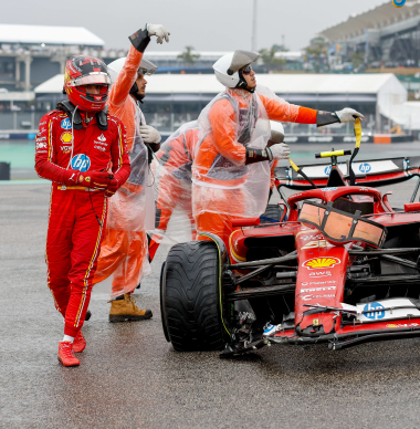 Sainz admite una ENORME debilidad con Ferrari en 2024