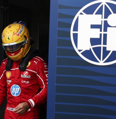 Deze vier keer paste de FIA het reglement aan na een actie van Lewis Hamilton
