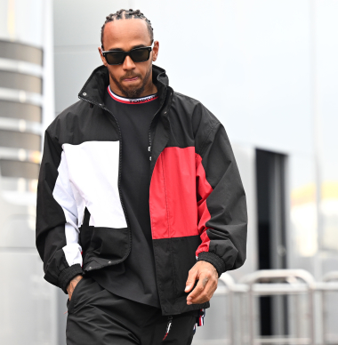 Hamilton-fans reageren onder verjaardagspost Mercedes: "Achtvoudig wereldkampioen"
