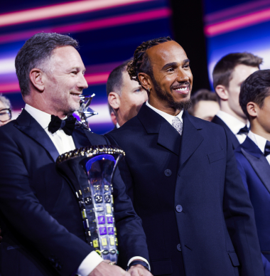 Horner krijgt speciale onderscheiding na dominant seizoen Verstappen en Red Bull Racing