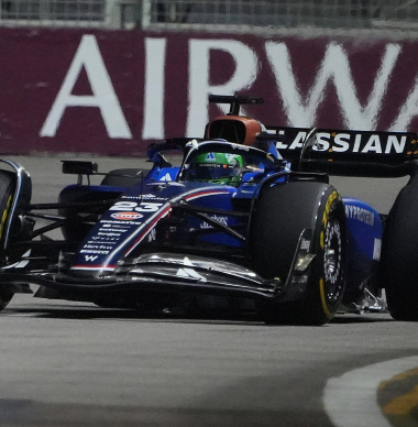 Boardradio's leggen 'manipulerende' tactiek Williams bloot: zo kon Sainz punt scoren na diskwalificatie