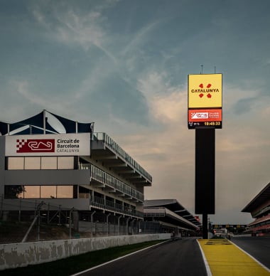 F1 fans 'threatened with fines' for trying to watch Barcelona testing