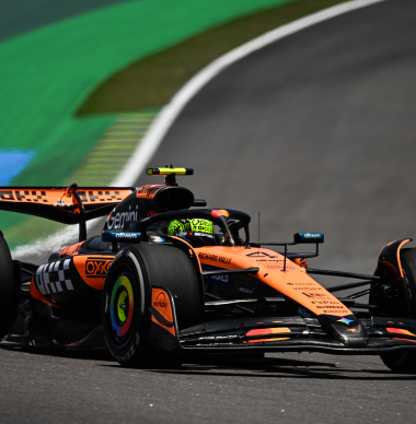 McLaren één-twee in vrije training São Paulo, Verstappen P17 na uitblijven kwalificatierun