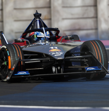 Formule E-team Mahindra stopt project met virtuele vrouw na felle kritiek