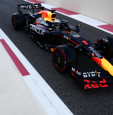 Verstappen ontvangt straf van tien seconden voor startcrash met Piastri