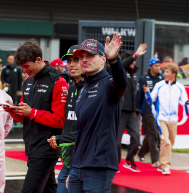 Bortoleto naast Verstappen op startgrid: "Als hij wil inhalen, wordt het zeker een mooi gevecht"
