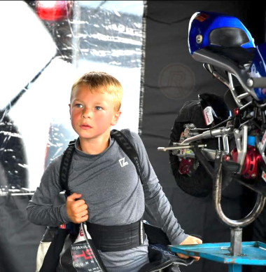 Motortalent Sid Veijer (7) overleden aan gevolgen van ongeluk op kartbaan