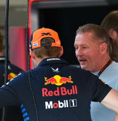 Jos Verstappen hekelt FIA na taakstraf Max: "Het is belachelijk"