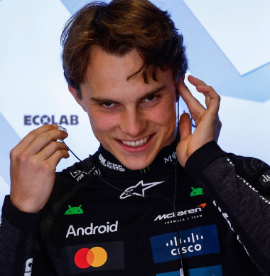 F1 fans go wild for Oscar Piastri's 'absolutely diabolical' team switch