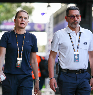 Wedstrijdleider Marques wil af van 'wij tegen zij'-mentaliteit: "Daarop baseer ik mijn handelen"