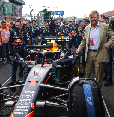 Koning Willem-Alexander hoopt op spektakel: "Een druppeltje regen was mooi geweest"