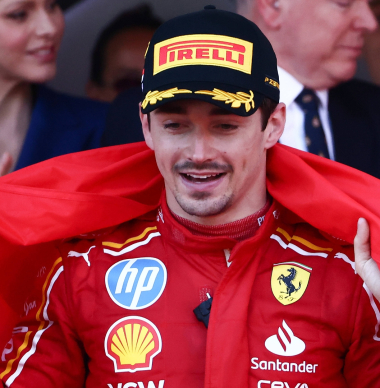 Leclerc loopt met Olympisch vuur door thuisland Monaco