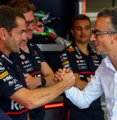Mekies looft Verstappen en Red Bull na eerste zege als teambaas: 'Niet de snelste auto'