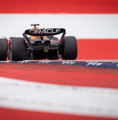 Verstappen vuelve a la pole en Austria; Checo Pérez, P8
