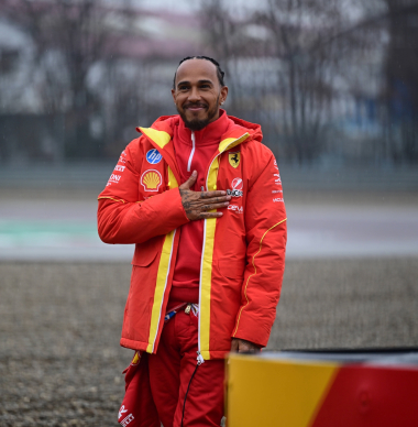 Lewis Hamilton confessa un SEGRETO STRAZIANTE sul suo arrivo in Ferrari!