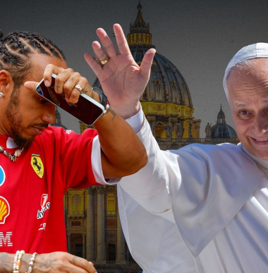 Lewis Hamilton snubbed after Ferrari Pope gift
