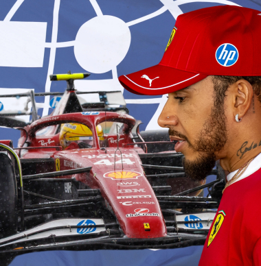 IMPORTANTE decisione della Ferrari con Lewis Hamilton