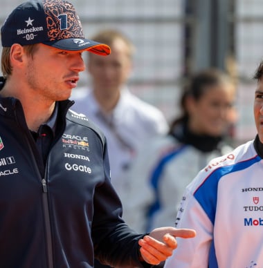 Voormalig F1-coureur geeft Red Bull een forse waarschuwing: 'Promoot Hadjar nog niet'