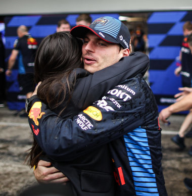 Verstappen reageert voor het eerst op geboorte kind: 'Je weet nooit wat je kunt verwachten'