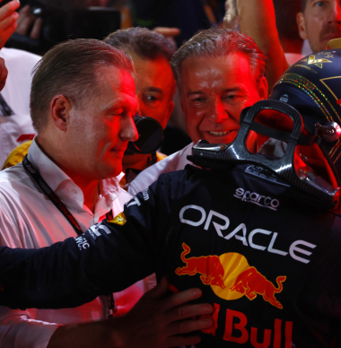 Jos Verstappen sluit Max/Lewis-samenwerking uit: "Het heeft nooit een kans"