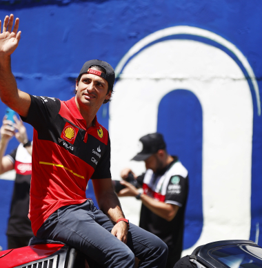 La VERDAD sobre las negociaciones entre Sainz y Ferrari