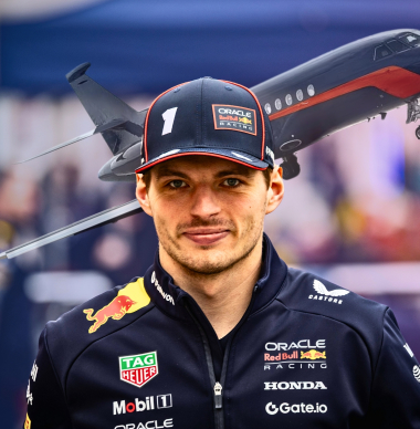 Privéjet Verstappen landt in Praag in plaats van Monaco: verwarring onder fans op X