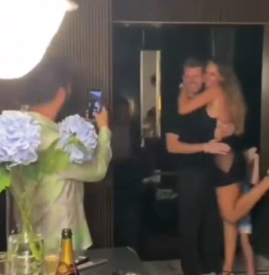 VIDEO: Hülkenberg wordt thuis opgewacht door vrienden en familie na eerste F1-podium