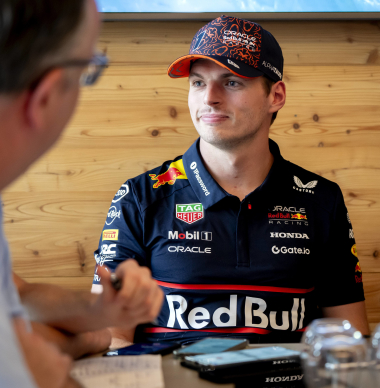 Villeneuve ziet zwakke plek bij Verstappen in F1: 'Dat is wel zijn zere plek'