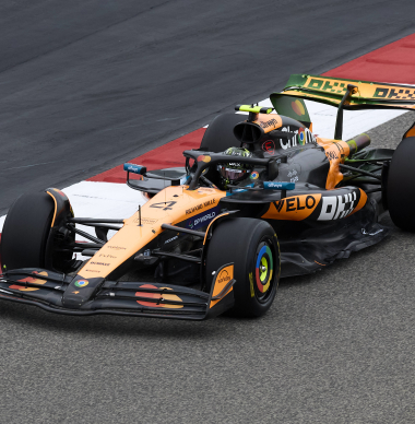 Verstappen begint sterk aan testdagen in Bahrein, snelste tijd voor rivaal Norris