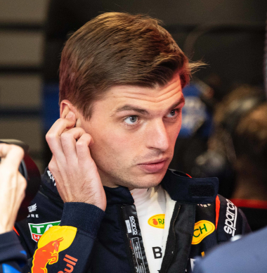Britse journalist verklaart waarom Verstappen als slechterik wordt gezien