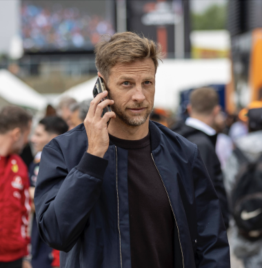 F1 champion confirms retirement in emotional farewell