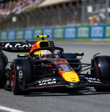 Bottas verrast over RB21: 'Verstappen presteert bijna beter dan de limieten van die auto'