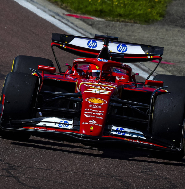 Leclerc ook bovenaan in VT2, Verstappen worstelt verder met RB20 op P7