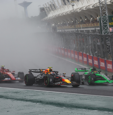 Verstappen dominant in São Paulo: race pace ongeëvenaard, Pérez stelt teleur