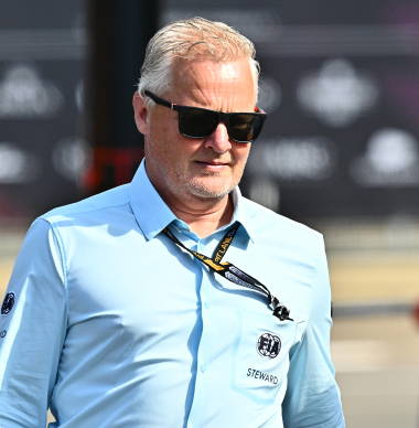 FIA lost wens van Verstappen en collega's in en gaat officials opleiden
