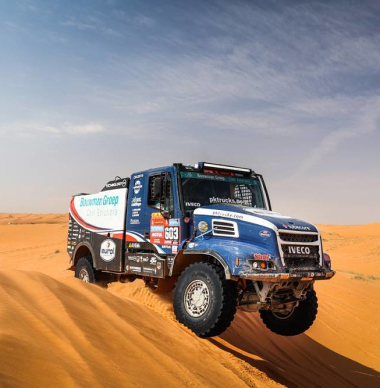 Dakar 2024: Sainz breidt voorsprong uit op Loeb, Van den Brink wint Etappe 8