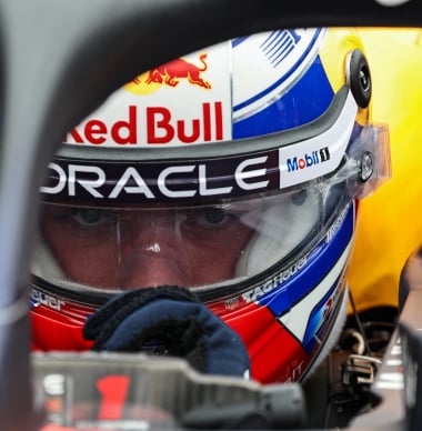 Lof voor Verstappen: 'Hij is meedogenloos, geen enkel medeleven met andere coureurs'