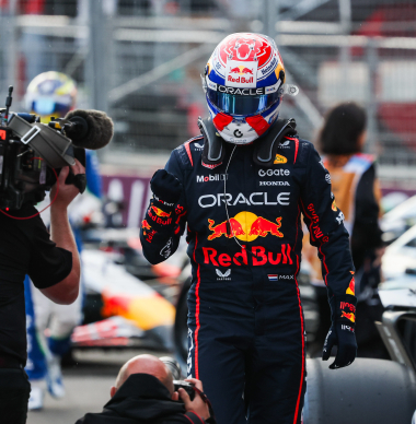 Verstappen dominant in Bakoe, Piastri ontloopt straf van FIA in Singapore | GPFans Recap