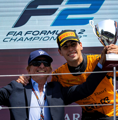 Bortoleto kampioen in F2 na dramatische start Hadjar, Durksen wint race in Abu Dhabi